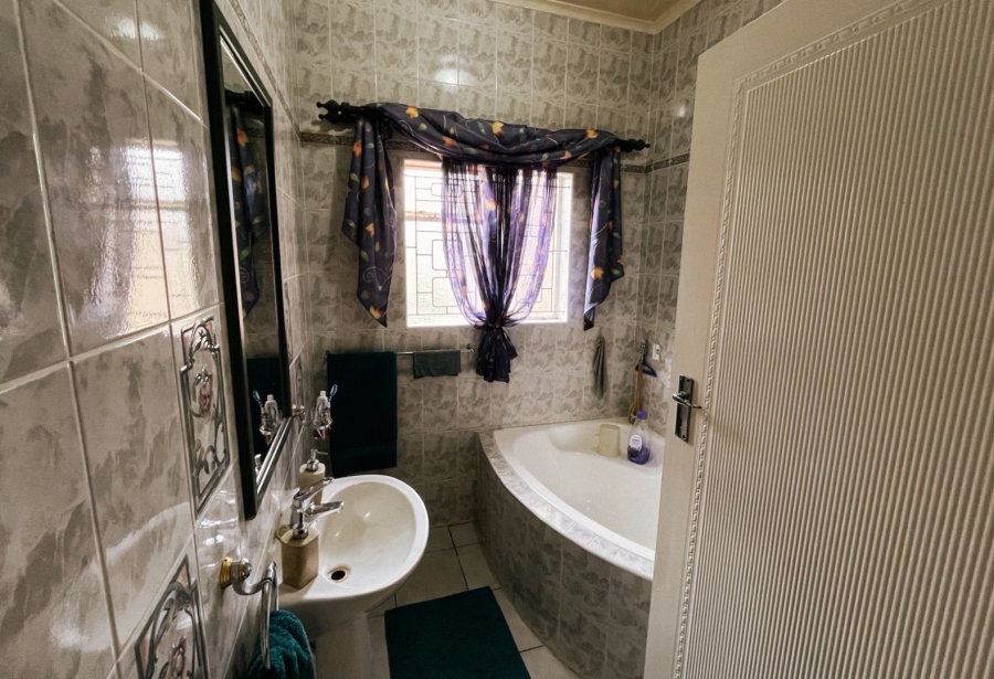 3 Bedroom Property for Sale in Bothasrus Eastern Cape